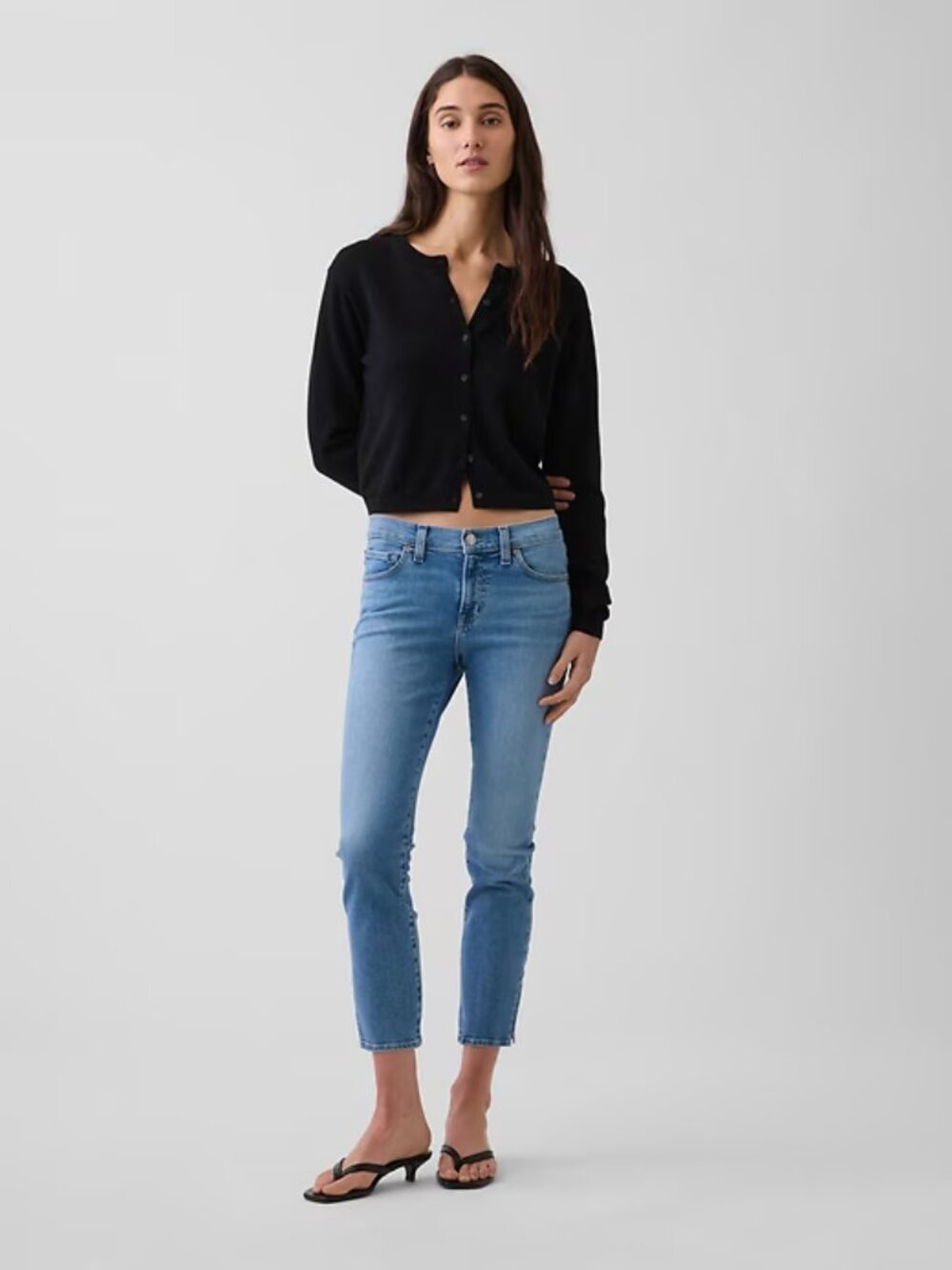 Gap Women's Low Rise Capri Jeans in Medium Wash NWT